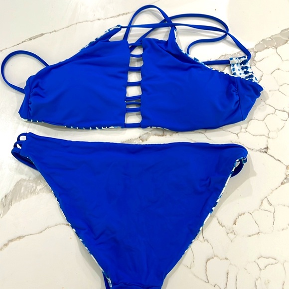 Reversible blue bikini with high neck - Picture 3 of 3